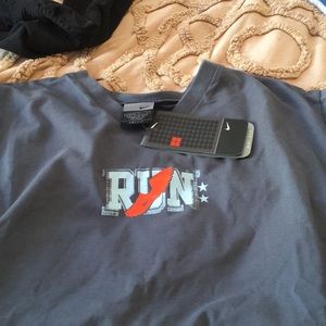 Nike RUN tee. NWT‎